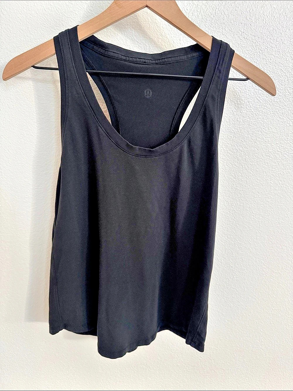 lululemon Black Athletic Tank Top Like New 6